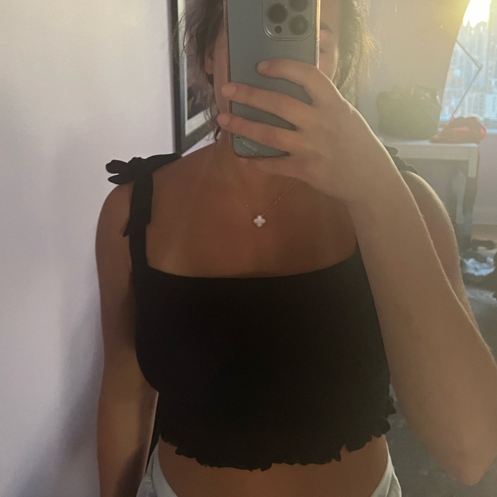 Amuse Society scrunchie fabric crop top with ties around shoulder. Size small.